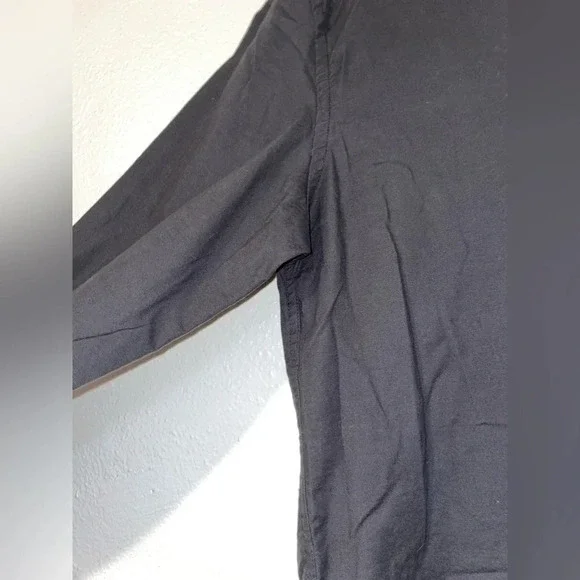 Old Navy Button-down​ - Picture 5 of 5